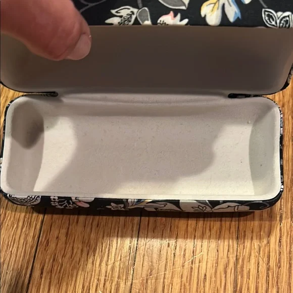 Vera Bradley Black and Gray Floral Glasses Case - Picture 5 of 7